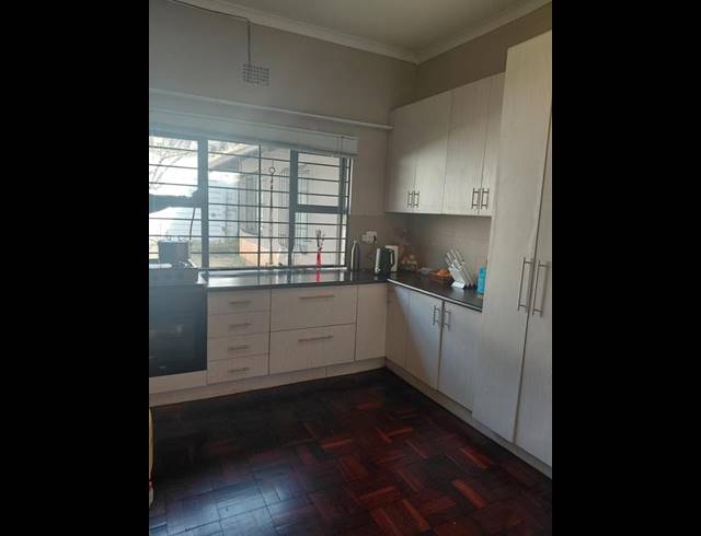 4 BEDROOM PROPERTY TO RENT IN EMMARENTIA